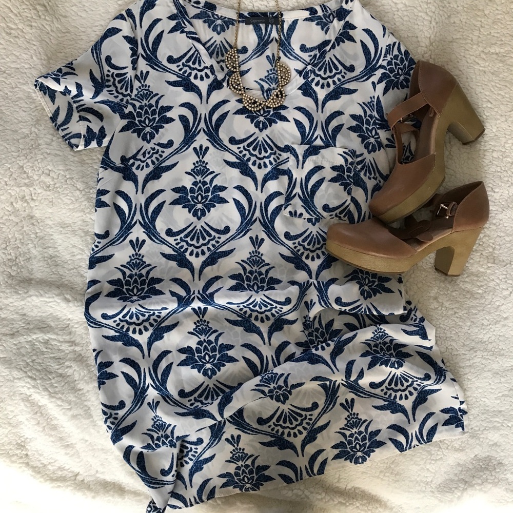 Navy and white patterned shift dress